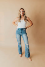 Load image into Gallery viewer, FINLEY FLARE JEANS
