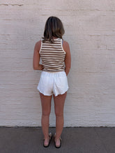Load image into Gallery viewer, WHITE FRAYED SHORTS
