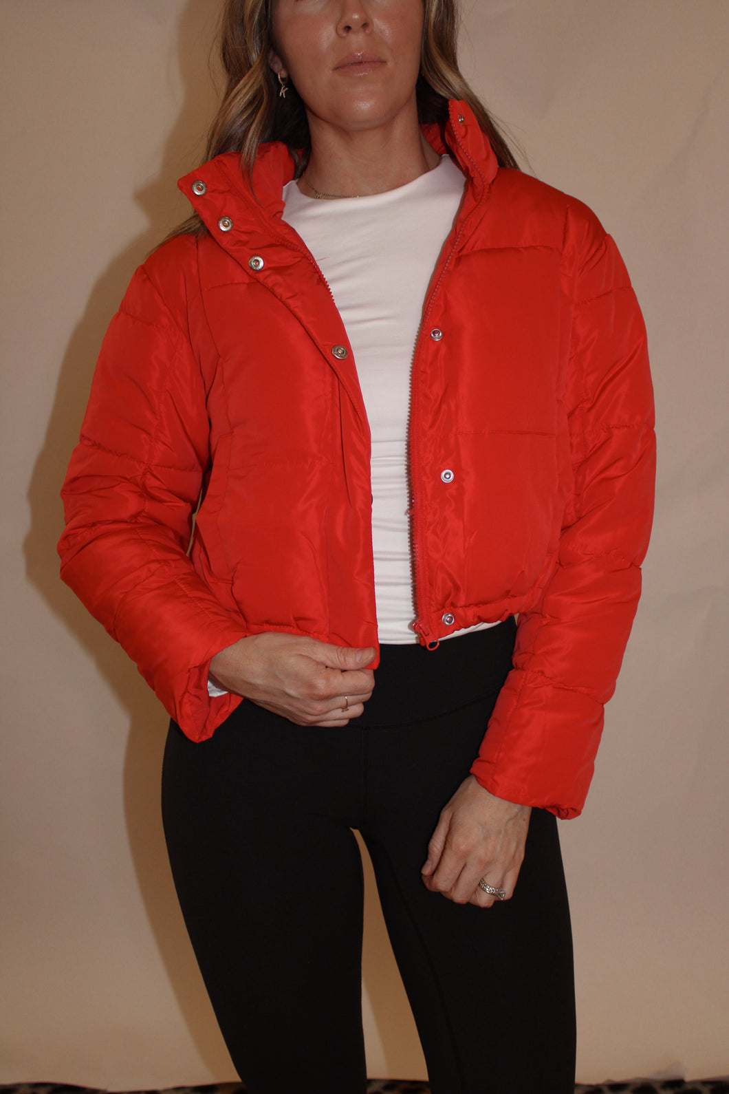 CROPPED PUFFER | RED