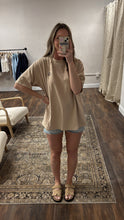 Load image into Gallery viewer, SMILEY OVERSIZED TEE
